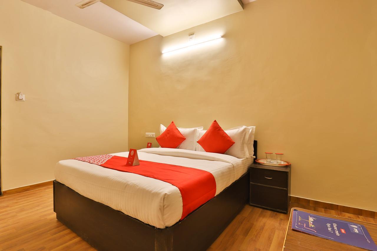 Oyo 11427 Hotel Kalyan Ahmedabad Exterior photo