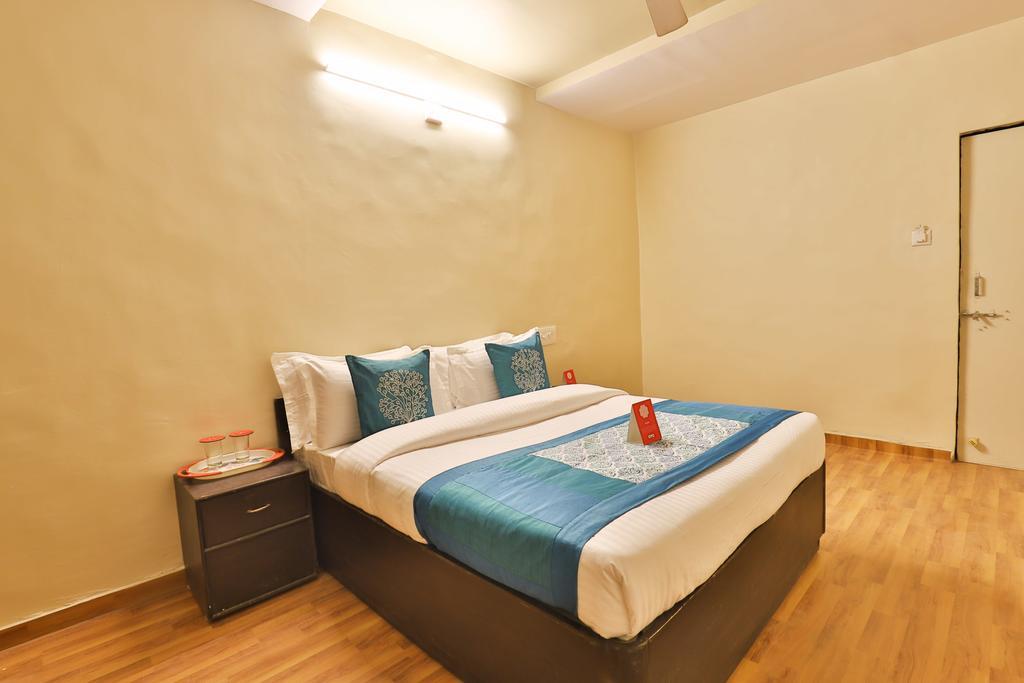 Oyo 11427 Hotel Kalyan Ahmedabad Exterior photo