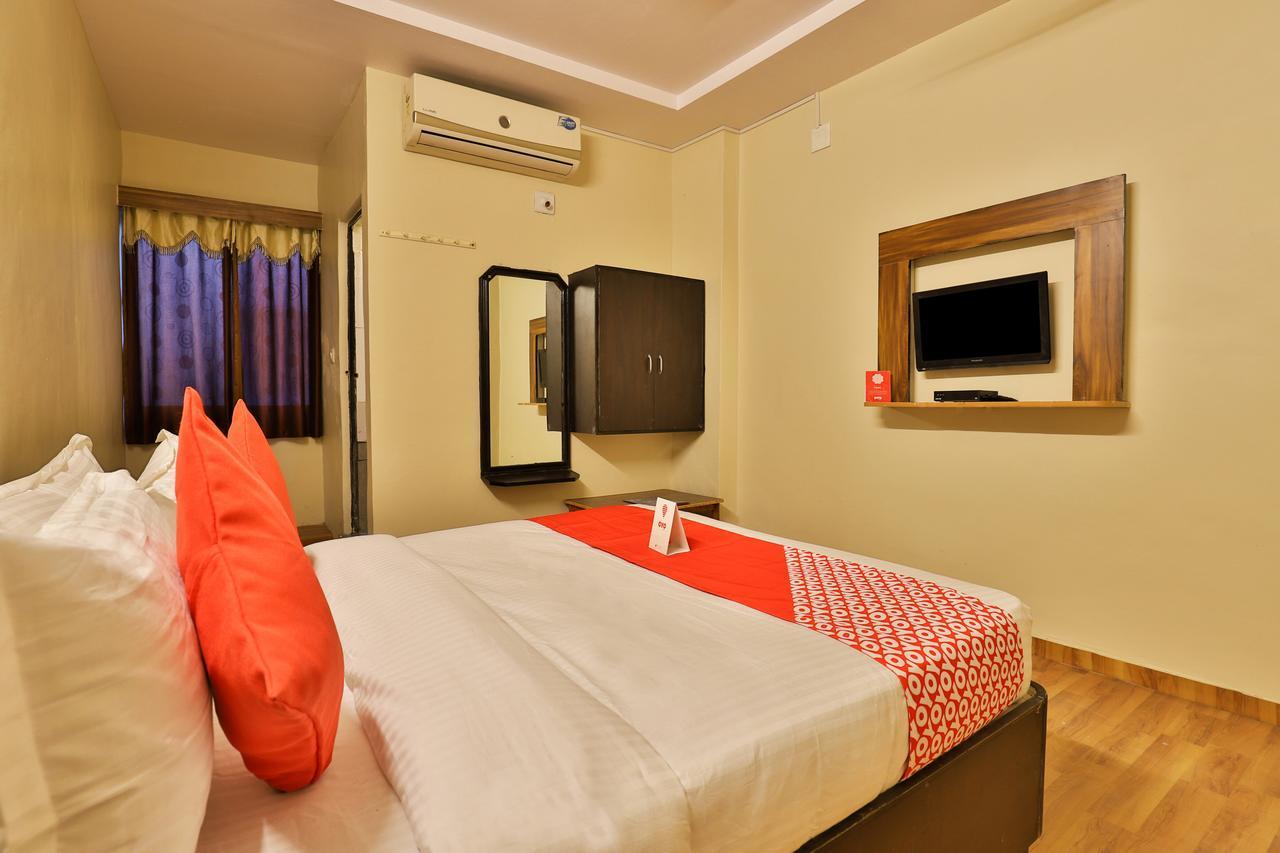 Oyo 11427 Hotel Kalyan Ahmedabad Exterior photo