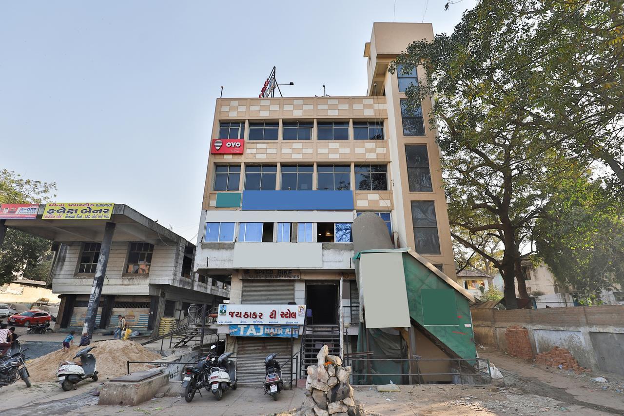 Oyo 11427 Hotel Kalyan Ahmedabad Exterior photo